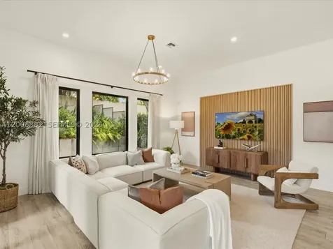 3439 N Brookfield Circle N Hollywood FL 33312