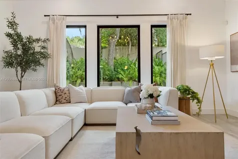 3439 N Brookfield Circle N Hollywood FL 33312