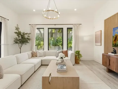 3439 N Brookfield Circle N Hollywood FL 33312