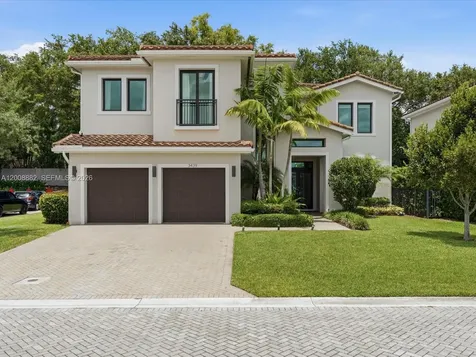 3439 N Brookfield Circle N Hollywood FL 33312