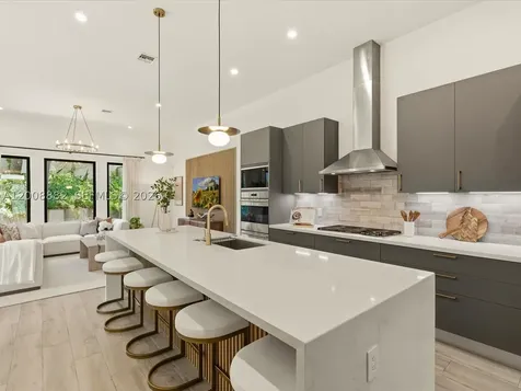 3439 N Brookfield Circle N Hollywood FL 33312