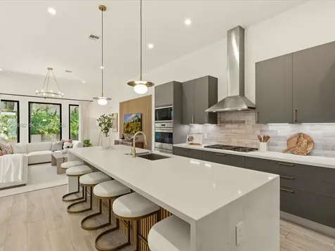 3439 N Brookfield Circle N Hollywood FL 33312