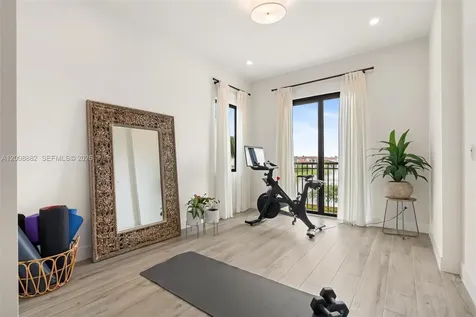 3439 N Brookfield Circle N Hollywood FL 33312