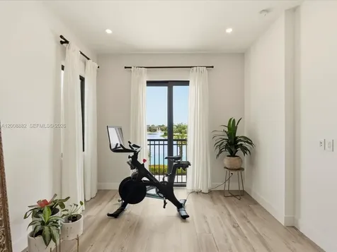 3439 N Brookfield Circle N Hollywood FL 33312