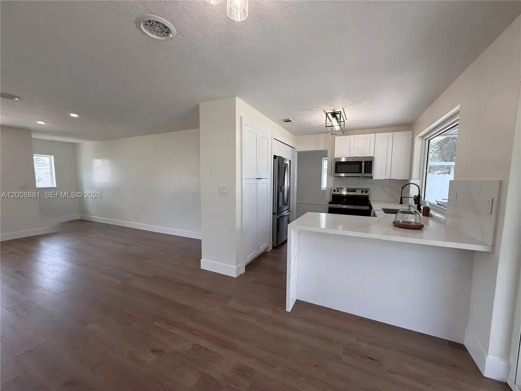 7525 Garfield Street Hollywood FL 33024