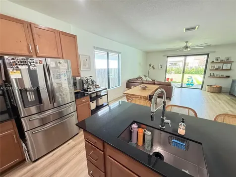 2945 SE 3rd Street Homestead FL 33033