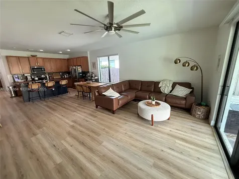 2945 SE 3rd Street Homestead FL 33033