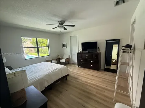2945 SE 3rd Street Homestead FL 33033