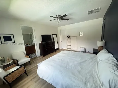 2945 SE 3rd Street Homestead FL 33033