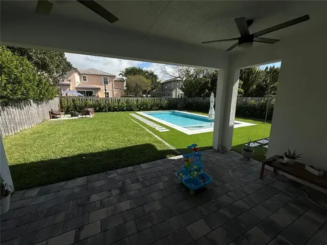 2945 SE 3rd Street Homestead FL 33033