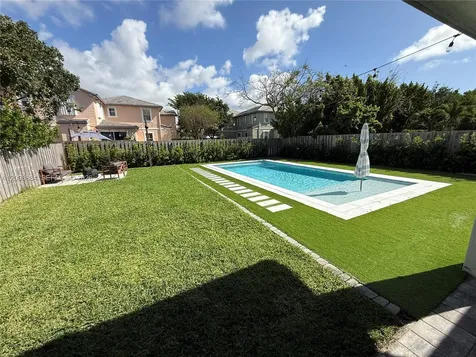 2945 SE 3rd Street Homestead FL 33033