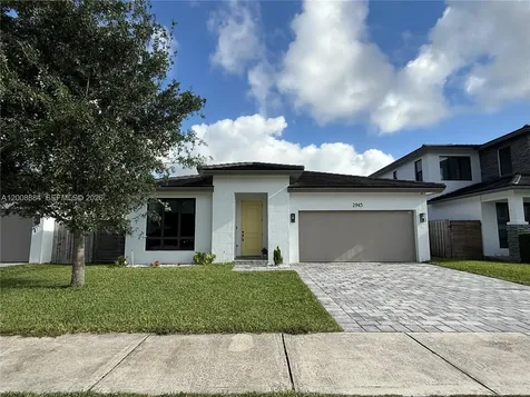 2945 SE 3rd Street Homestead FL 33033