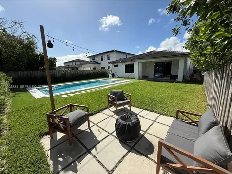 2945 SE 3rd Street Homestead FL 33033