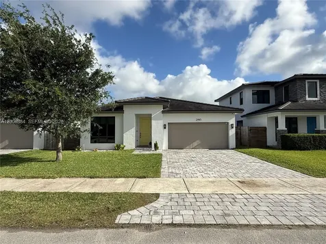 2945 SE 3rd Street Homestead FL 33033