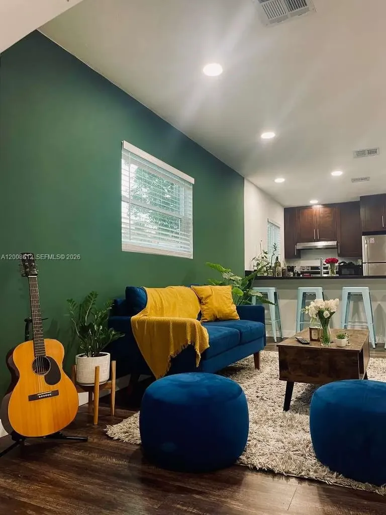 22 NW 14th Avenue Dania Beach FL 33004
