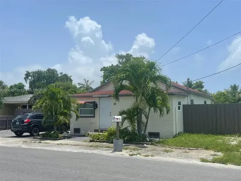 22 NW 14th Avenue Dania Beach FL 33004