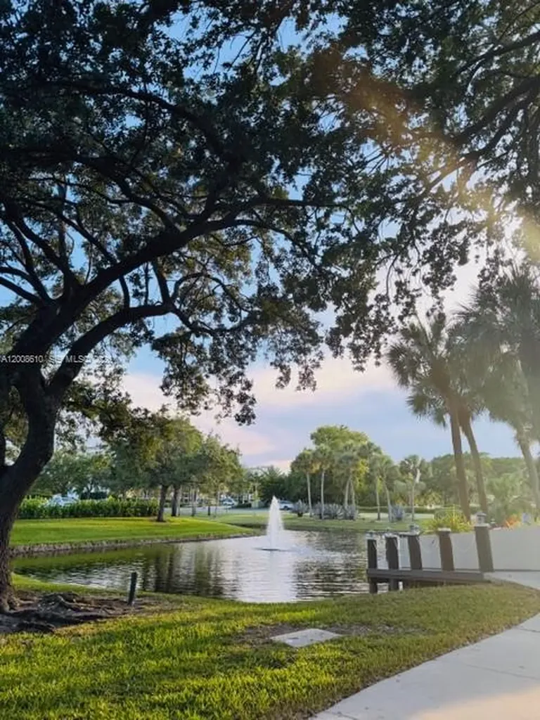 5800 Camino Del Sol Boca Raton FL 33433