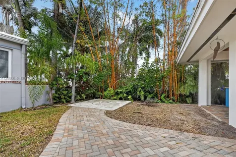 900 Tyler Street Hollywood FL 33019