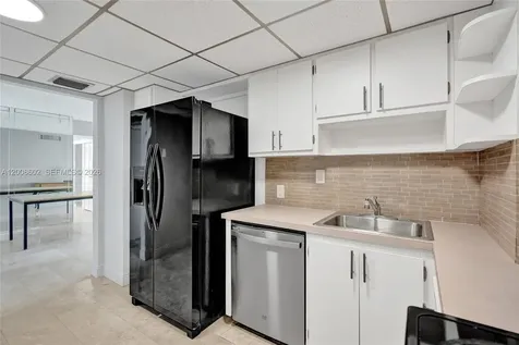 100 Bayview Drive Sunny Isles Beach FL 33160