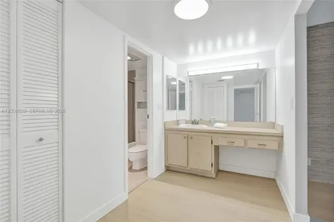 100 Bayview Drive Sunny Isles Beach FL 33160