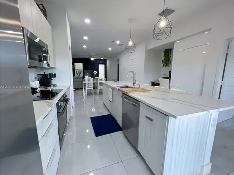 7825 NW 104th Avenue Doral FL 33178