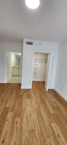 170 SE 14th Street Miami FL 33131