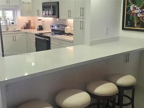 9720 S Hollybrook Lake Drive Pembroke Pines FL 33025