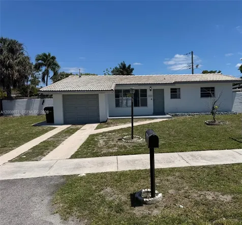 5373 W 10th Court Hialeah FL 33012