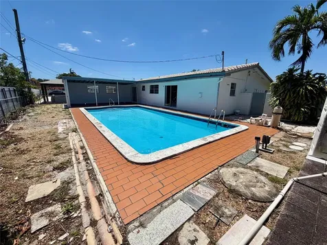 5373 W 10th Court Hialeah FL 33012