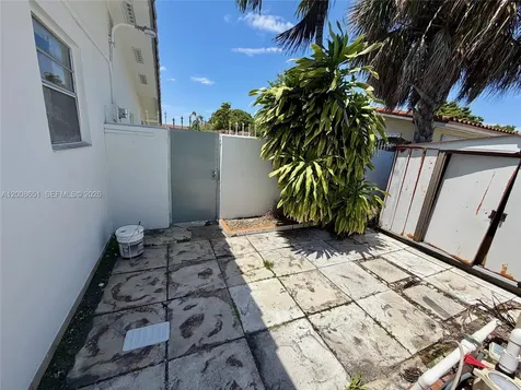 5373 W 10th Court Hialeah FL 33012