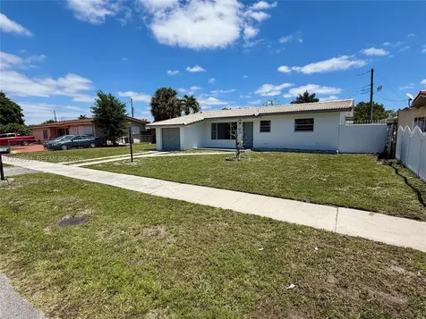 5373 W 10th Court Hialeah FL 33012