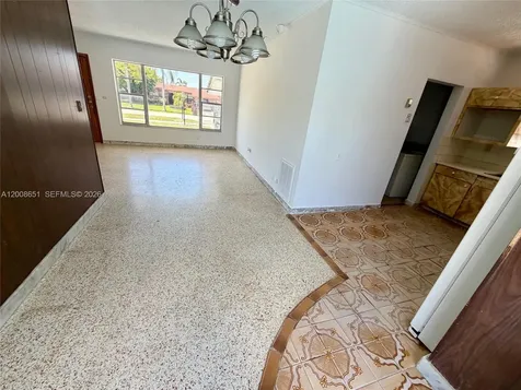5373 W 10th Court Hialeah FL 33012