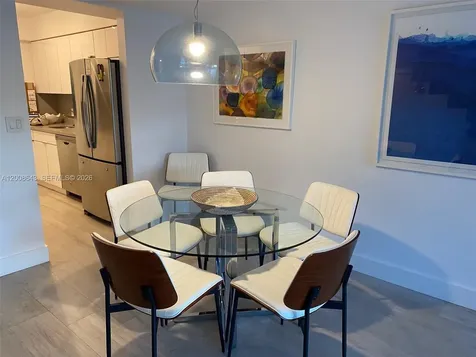 881 Ocean Drive Key Biscayne FL 33149