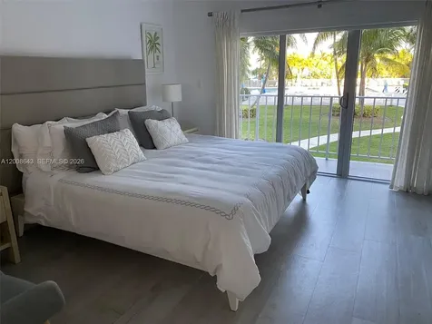 881 Ocean Drive Key Biscayne FL 33149