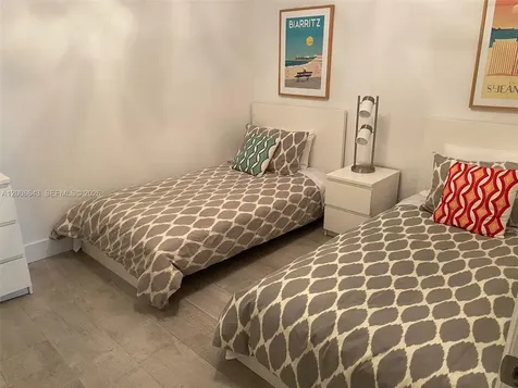 881 Ocean Drive Key Biscayne FL 33149