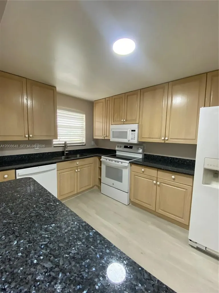 605 S State Road 7 Margate FL 33068