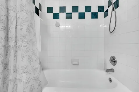 4266 SW 10th Place Deerfield Beach FL 33442