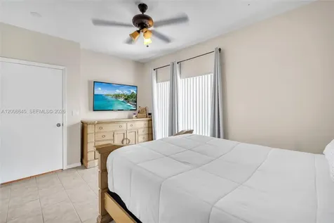4266 SW 10th Place Deerfield Beach FL 33442