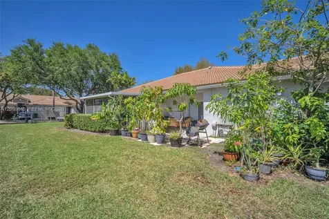 4266 SW 10th Place Deerfield Beach FL 33442