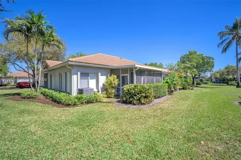 4266 SW 10th Place Deerfield Beach FL 33442