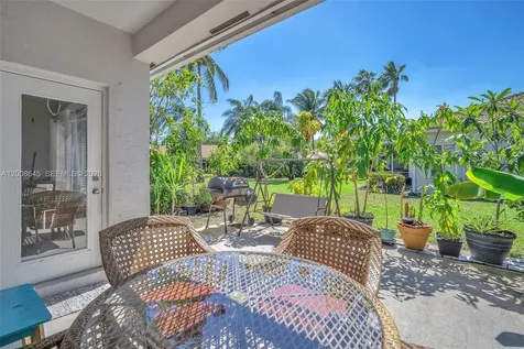 4266 SW 10th Place Deerfield Beach FL 33442