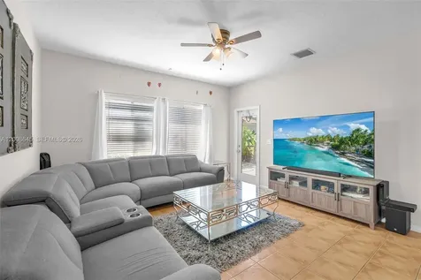 4266 SW 10th Place Deerfield Beach FL 33442