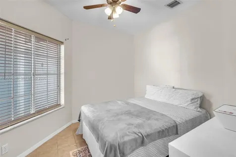 4266 SW 10th Place Deerfield Beach FL 33442