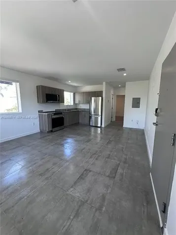 165 NW 39th Street Miami FL 33127