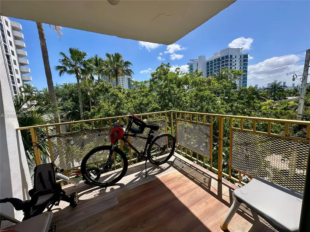 1340 Lincoln Road Miami Beach FL 33139