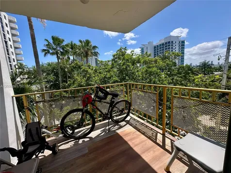 1340 Lincoln Road Miami Beach FL 33139