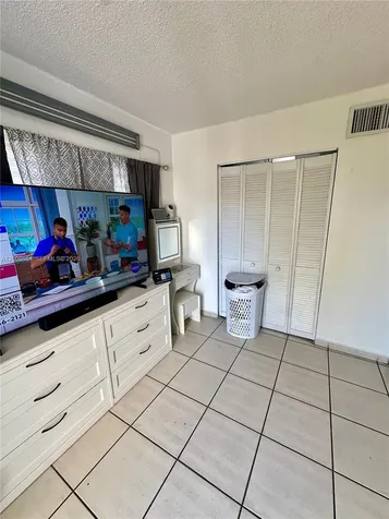 1340 Lincoln Road Miami Beach FL 33139