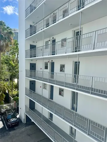 1340 Lincoln Road Miami Beach FL 33139