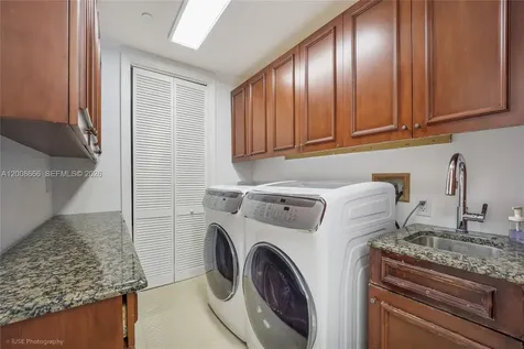 3400 SW 27th Avenue Miami FL 33133