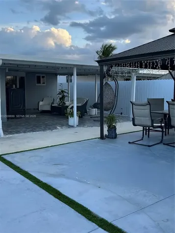 367 W 33rd Street Hialeah FL 33012